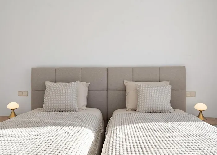 Lägenhet Stylish 2-bedroom In Alcazaba Lagoon Rdr529 *