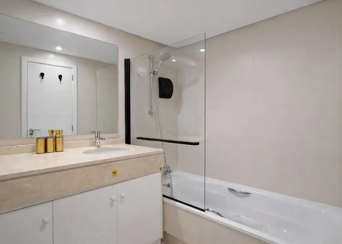 Stylish 2-bedroom In Alcazaba Lagoon Rdr529 *