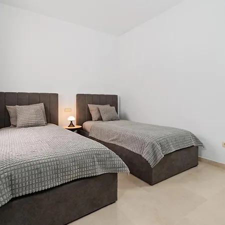Apartament Stylish 2-bedroom In Alcazaba Lagoon Rdr529 Estepona