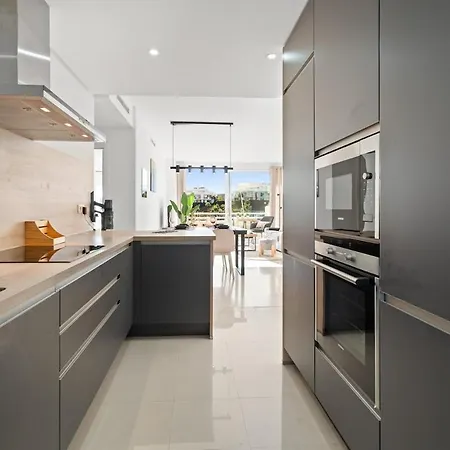 Stylish 2-bedroom In Alcazaba Lagoon Rdr529 Естепона